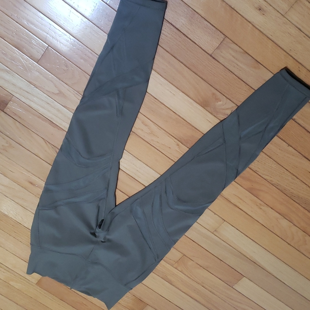 High waisted Lululemon Forest Green Legging with mesh
